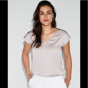 Silky V-Neck Gramercy Tee - Blush